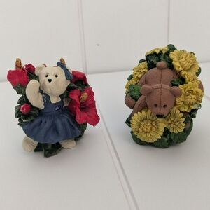 2 Retired Creative Memories Resin Bears w/ Flowers Figurines - AS IS